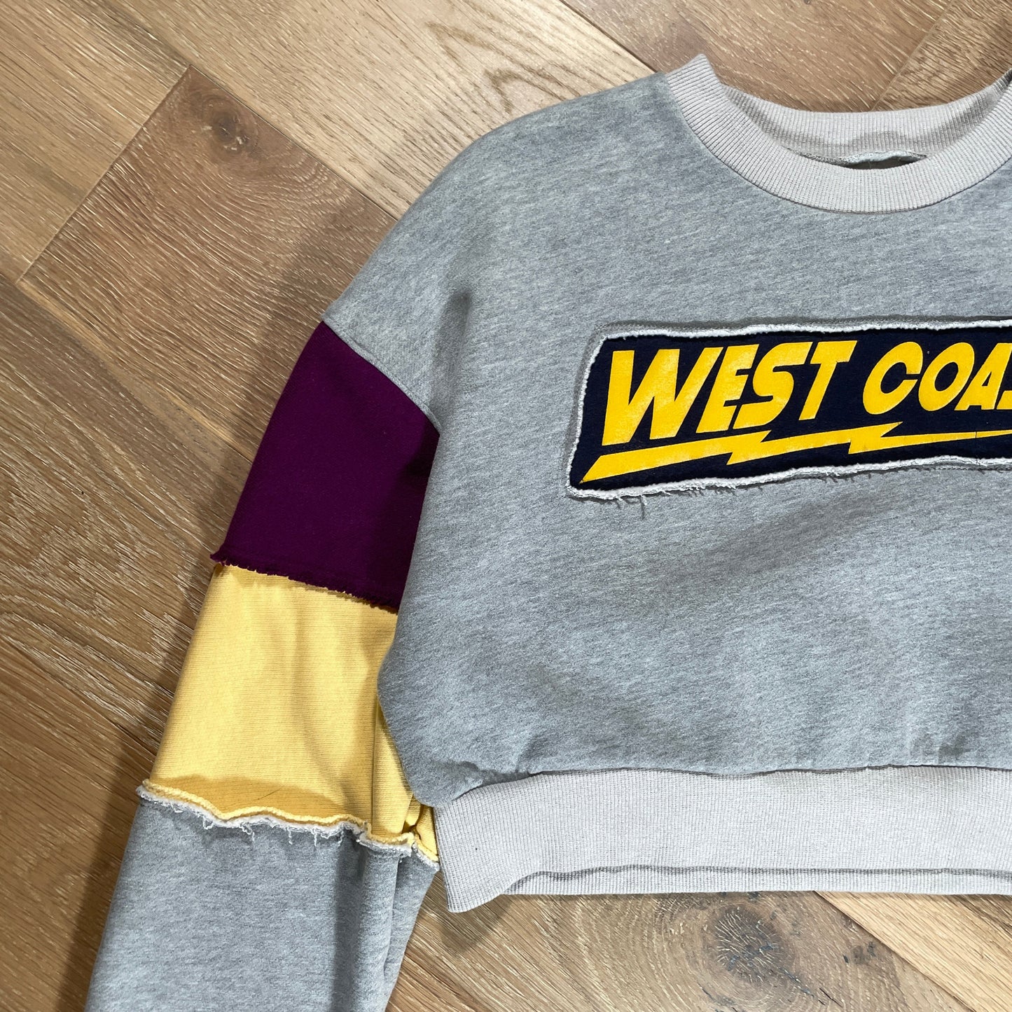 “West Coast” Cropped Sweatshirt