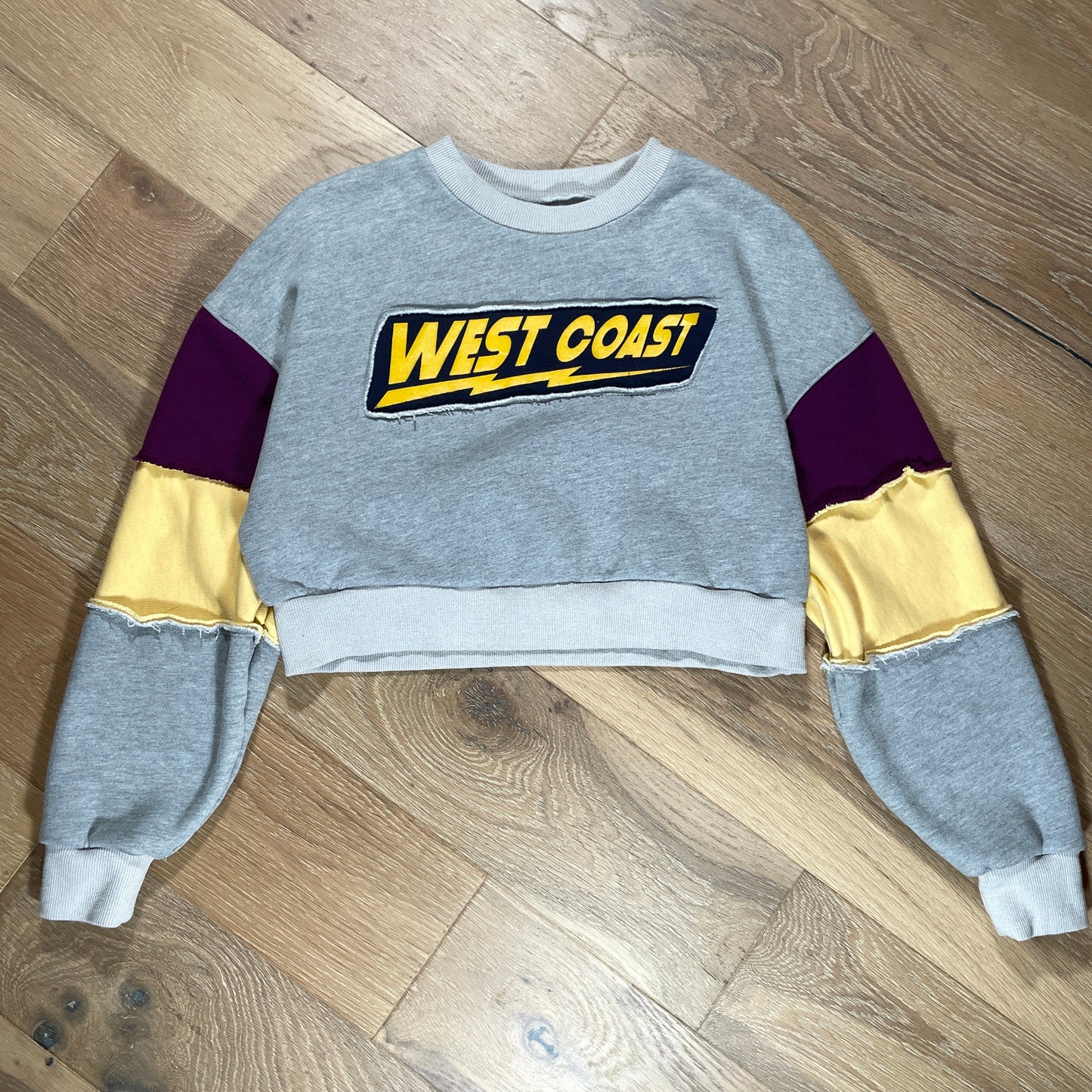 “West Coast” Cropped Sweatshirt