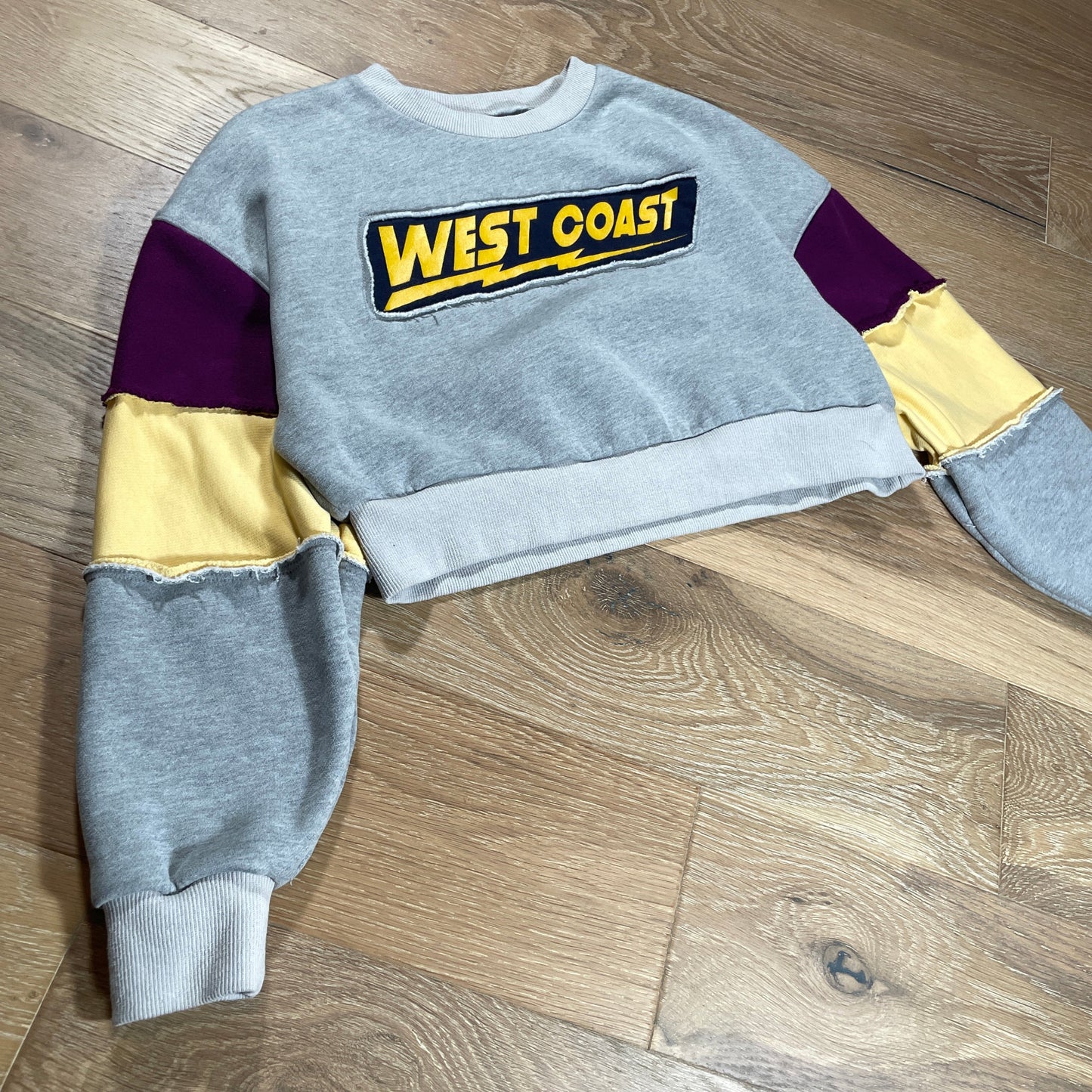 “West Coast” Cropped Sweatshirt