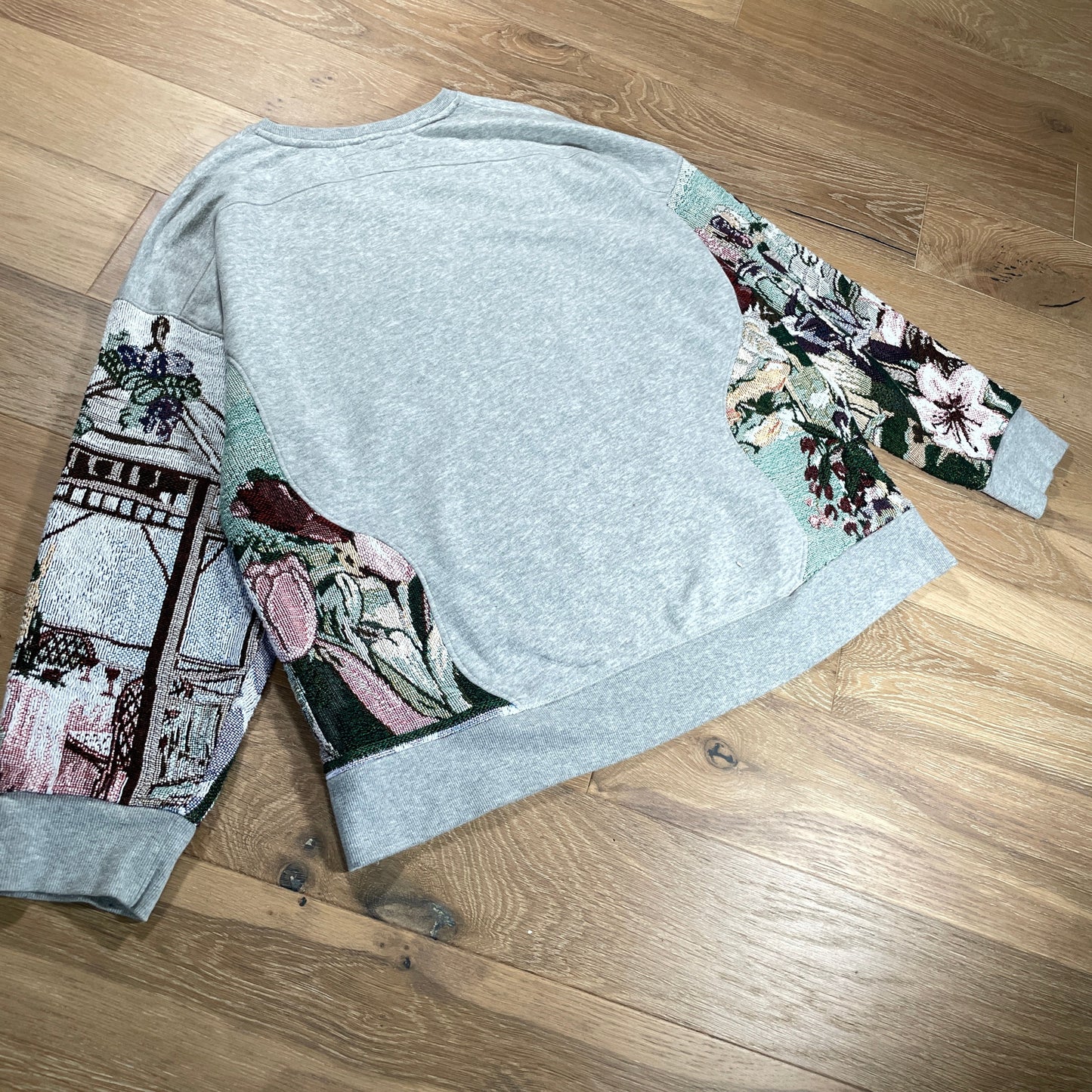 “Garden Flow” Sweatshirt