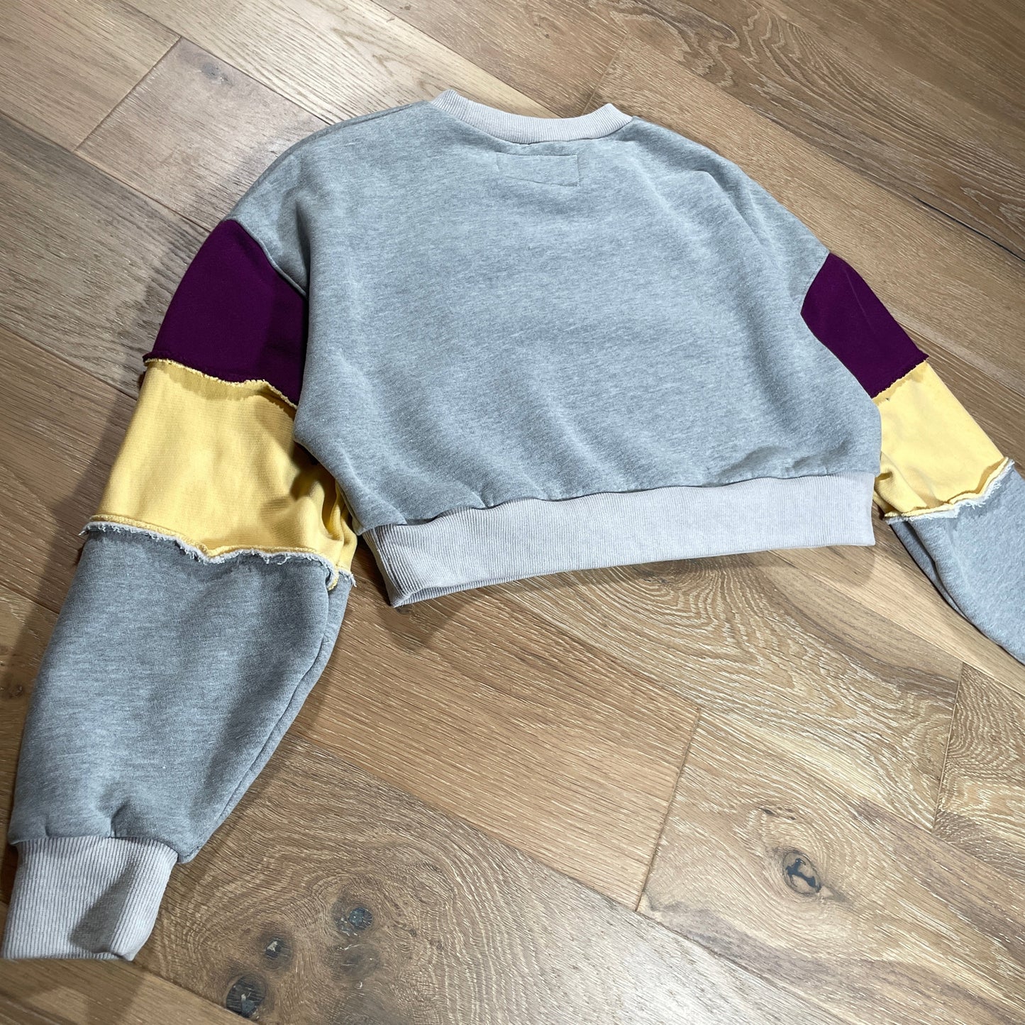 “West Coast” Cropped Sweatshirt