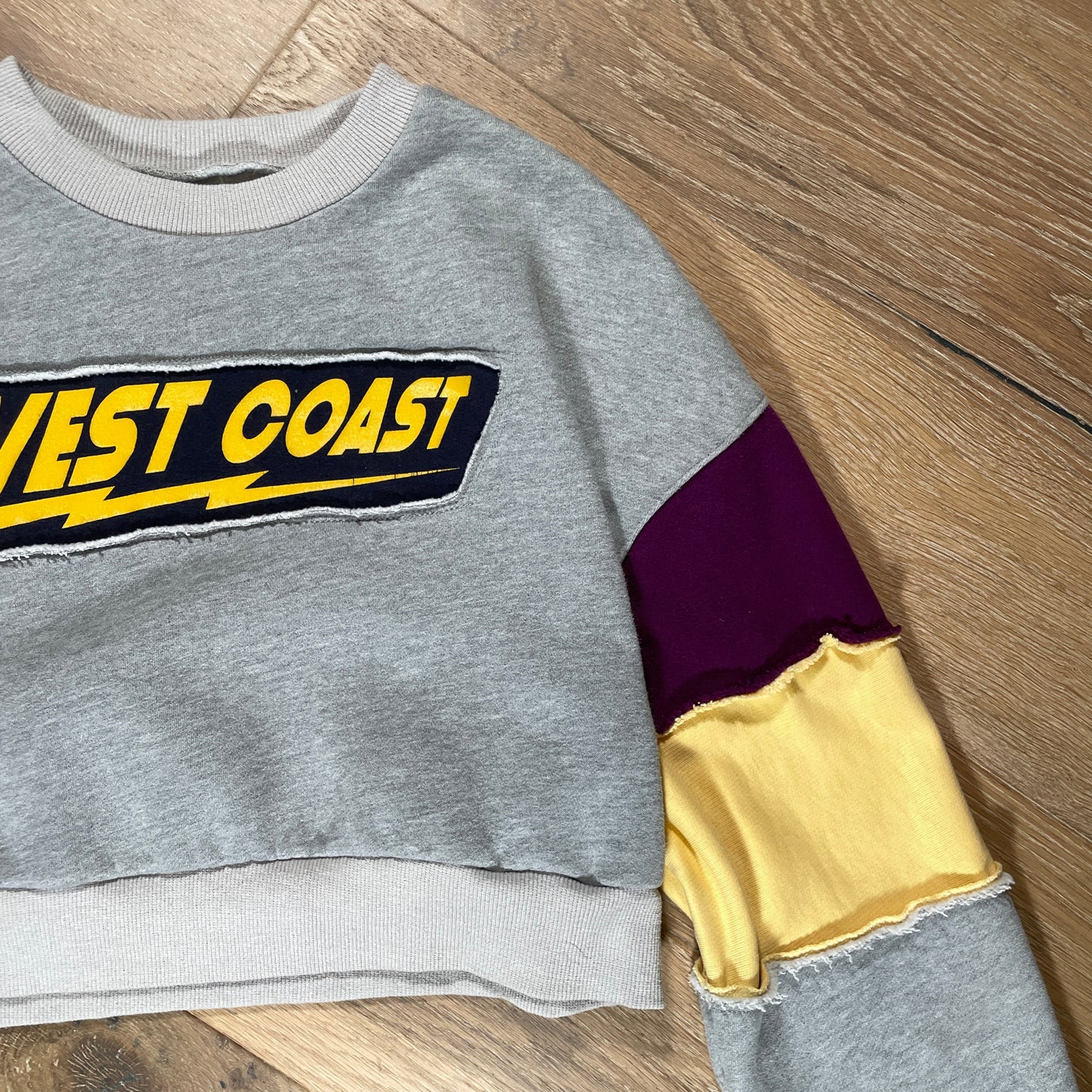 “West Coast” Cropped Sweatshirt